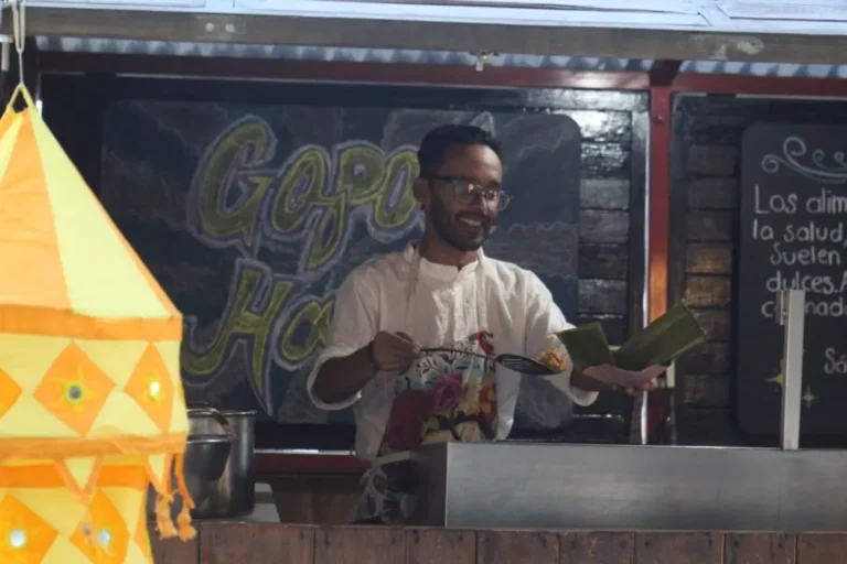001 - Pakoras & Chutney