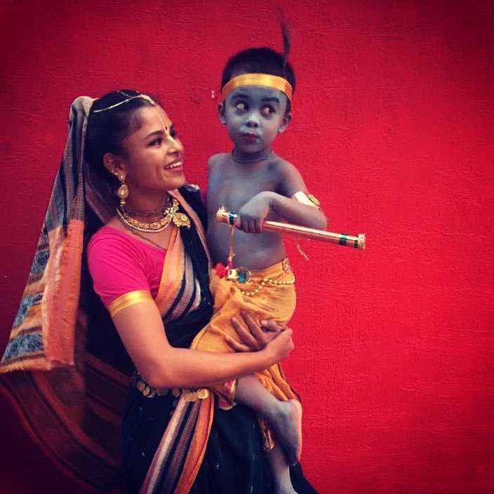 Jasoda Nandana (El hijo de Yasoda)